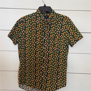 J. Crew Short-Sleeve Button-Down Shirt in Green with Peach Fruit Print Slim Sm